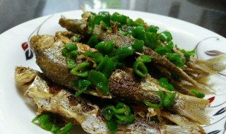小鱼怎么煎 小鱼的煎制方法