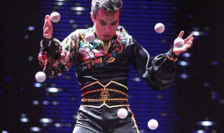 杂技三个球怎么扔 三个球杂耍丢有什么样的技巧?