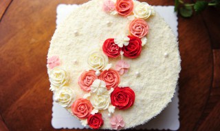 戚风裱花蛋糕的做法 戚风裱花蛋糕怎么做