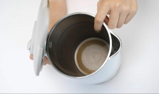 水壶水垢很厚怎么去除 水垢有哪些危害