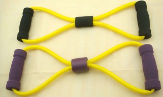 瑜伽拉力器的锻炼方法 四种超级简单的方法