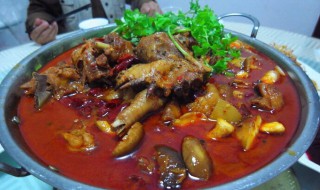 如何做家常烧公鸡 家常烧公鸡的做法