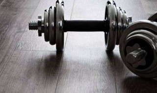 怎么样正确举哑铃锻炼臂力 锻炼臂力的步骤