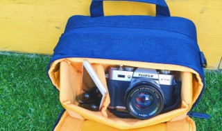 单反正确放包里方法 单反相机在包里的放置方式