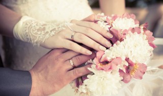 关于订婚的祝福语简短 适合订婚的祝福语