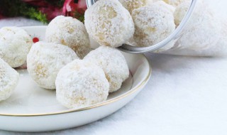 椰蓉泡芙怎么做 自制椰蓉泡芙