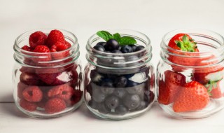 塑料瓶上的胶怎么弄干净 塑料瓶上的胶如何处理干净