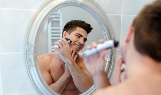 剃须刀头锈怎么清洗干净 电动剃须刀头子锈了怎么清洁