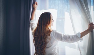 冬天窗帘怎么清洗干净 冬天窗帘清洗方法