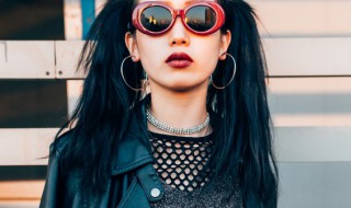 皮衣去皱能用挂烫机吗 皮衣去皱是可以使用挂烫机的对吗