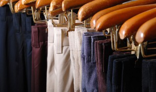 叠裤子有没有缩小体积的方法 叠裤子缩小体积的方法