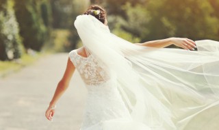 发婚纱照朋友圈配说说 发婚纱照朋友圈心情说说