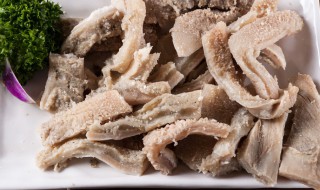 牛肚子里面怎么清洗干净 清洁牛肚的流程