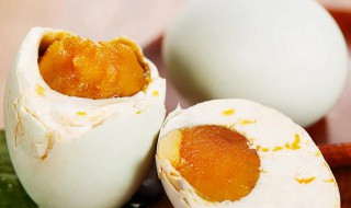 吃咸鸭蛋黄有什么好处和坏处 吃咸鸭蛋有什么好处和坏处呢
