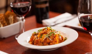 红葡萄酒和什么东西不能一起吃 红葡萄酒不能跟什么东西吃