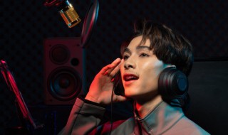 拼个世界给自己歌词 拼个世界给自己歌词是怎样的