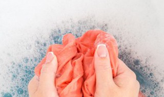 大酱怎么清洗干净 衣服上的大酱如何清洗干净