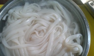 河粉用开水烫一下可以吃吗 河粉用开水烫一下可不可以吃