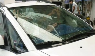 挡风玻璃膜怎么清洗干净 清洁挡风玻璃的妙招