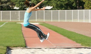 立定跳远时什么是垫步跳 立定跳远时啥是垫步跳