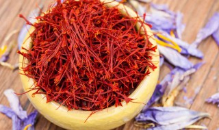 玫瑰花可以跟藏红花一起泡吗 玫瑰花可以跟藏红花泡水喝可以吗