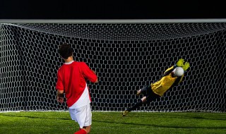 足球射门技巧 足球大力射门的方法技巧