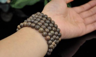 佛珠戴左手还是戴右手 左手是慈悲之手