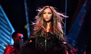 最爱我的人伤我最深原唱 很伤感的一首歌