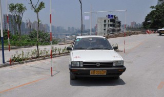 倾方停车技巧 你学会了吗