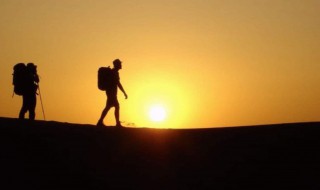 向前的路歌词 还有该歌曲的原唱和作词作曲人是谁