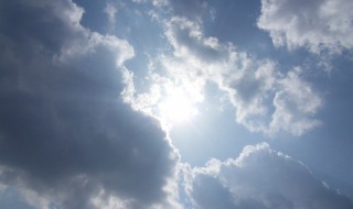 关于云的说说句子简短 描写云的句子