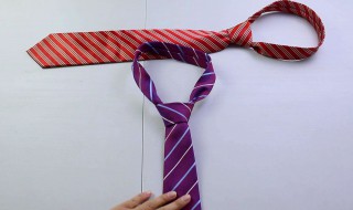 领带正确的佩戴方法 领带的两种佩戴步骤