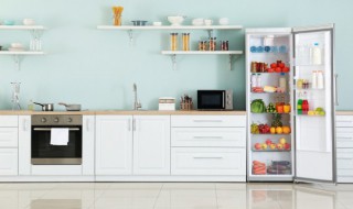 怎样清理冰箱内部的冰块 如何清理冰箱内部的冰块