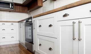 怎样清理不锈钢灶台 如何清理不锈钢灶台