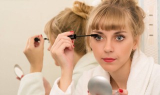 夏季容易脱妆的原因 为什么夏季容易脱妆