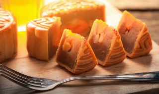 中秋吃月饼是怎么由来的 中秋吃月饼是如何由来的