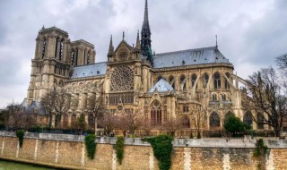 巴黎圣母院主要内容 巴黎圣母院主要内容是什么