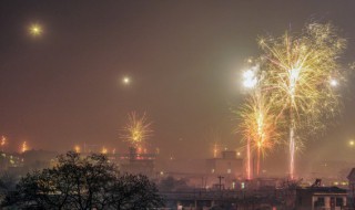 烟花是什么意思 烟花的解释