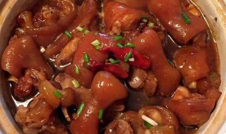 超简单无油炖猪蹄的做法 无油炖猪蹄的简单做法介绍