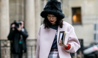 呢子大衣太大如何存放 呢子大衣太大怎么存放