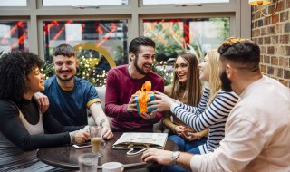 侃大山什么意思 侃大山的含义