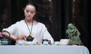 从来佳茗似佳人的意思 从来佳茗似佳人的含义