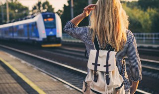 火车晚点一般晚多久 火车晚点大约是多长时间
