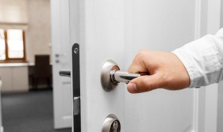 不锈钢门粘的胶如何去 不锈钢门粘的胶去除小妙招