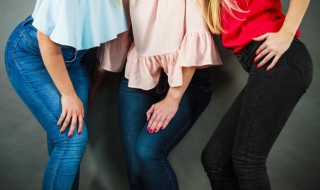 黑色裤子很多粘白色的东西是什么 黑色裤子有粘白色的东西是什么