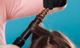 理发师问你要不要打点东西是什么意思 理发打点东西指的是什么？