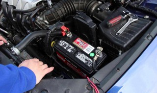 轿车电瓶多少伏 用的是什么电池