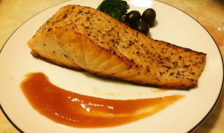 黄油烤三文鱼的做法 怎样做黄油烤三文鱼