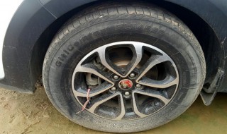 前后轮胎花纹不一致影响安全吗? 汽车轮胎的安全性