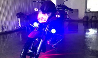 为什么摩托车尾灯会一直亮着的 咋回事呢